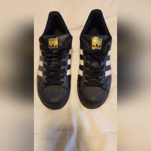 Adidas Shell toe Superstars